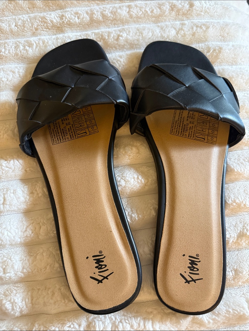 FIONI Clothing Black Braided Slide Mules
